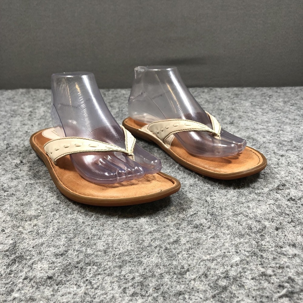 Born Sandals Womens Size 9 White Leather Thong Flip Flop Comfort Shoes W01146